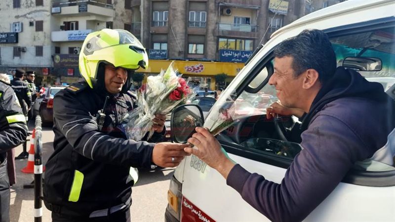 توزيع الورود