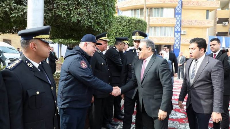 محافظ الشرقية ومدير