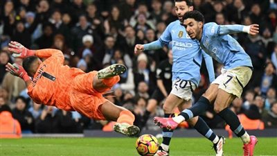 بعد ساعة وربع.. مرموش يغادر موقعة السيتي وتشيلسي