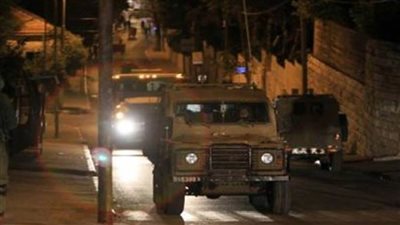  الاحتلال يقتحم بلدات وقرى في محافظة رام الله ويداهم منازل أسرى