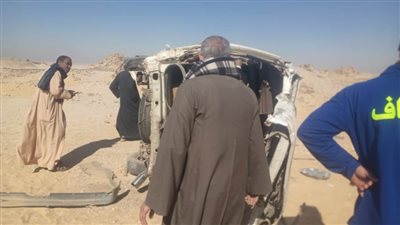 كسور وغيبوبة تامة.. ارتفاع عدد ضحايا انقلاب ميكروباص أسيوط إلى قتيل و13 مصابًا