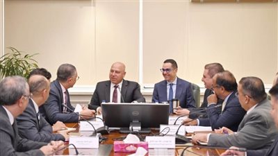 كامل والخطيب يبحثان معايير الموافقة على إنشاء المناطق الحرة الخاصة