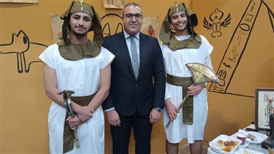 المستشار الثقافي يفتتح الجناح المصري ويلتقي بقيادات جامعة الفيصل بالرياض