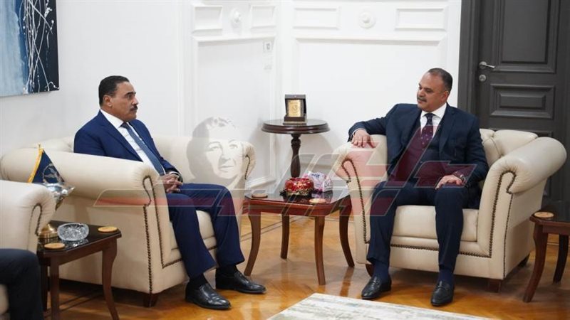 محافظ مطروح ومدير