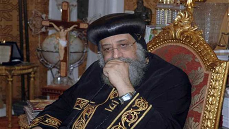 البابا تواضروس يقطع