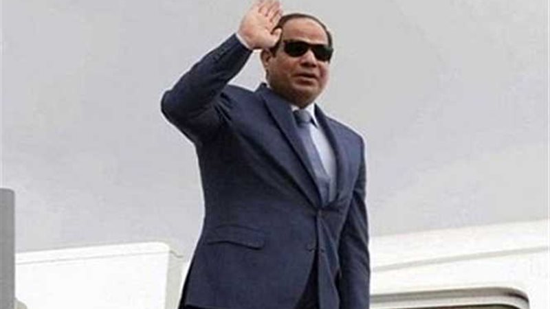 الرئيس السيسي يقوم
