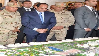 السيسي يستمع لشرح حول أعمال التطوير فى المجمع الطبى بكوبرى القبة