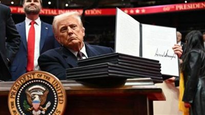 عاجل.. ترامب يوقع أوامر تركز على إعادة تشكيل الجيش الأمريكي