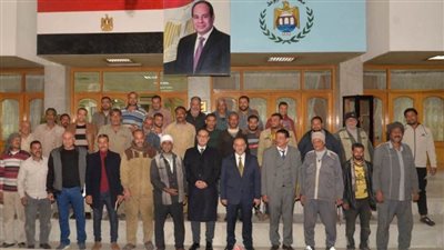 محافظ أسيوط يبحث إنشاء مدينة للحرفيين بعيدًا عن الكتلة السكانية 