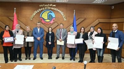 لدعم الكفاءات.. محافظ البحيرة تُكرم أعضاء منظومة الشكاوى الحكومية والمكتب الإعلامي