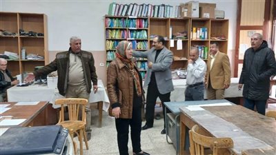  محافظ بني سويف يتابع مع التعليم أعمال تصحيح امتحانات الإعدادية