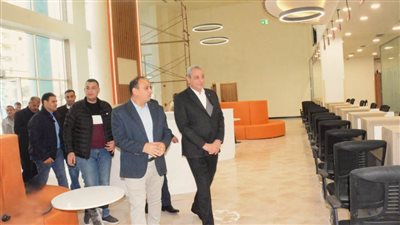 وجهة متكاملة للخدمات الحكومية.. محافظ الغربية يراجع التشطيبات النهائية لمركز خدمات مصر .. صور