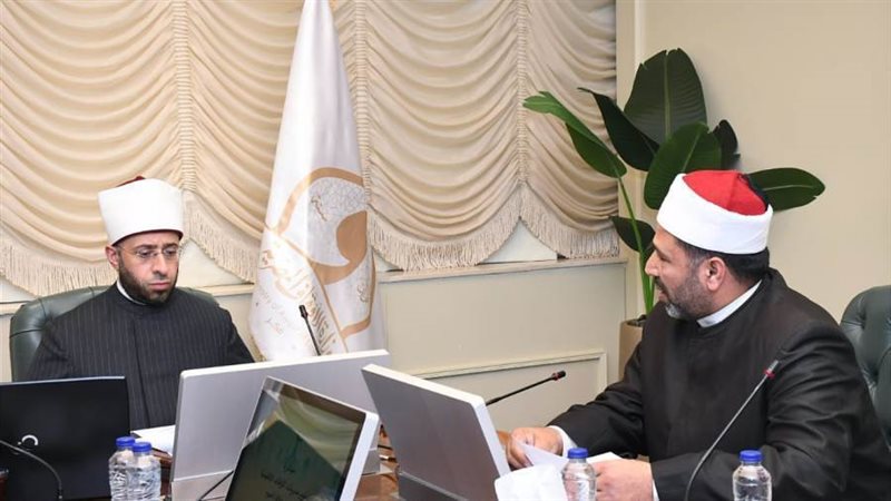 وزير الاوقاف ومدير