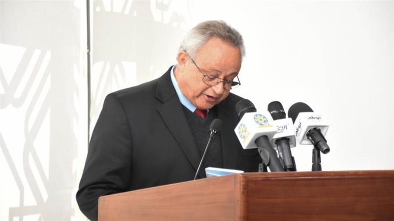 الدكتور أحمد زايد: