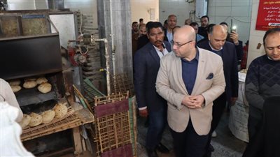 محافظ بني سويف يتفقد مخازن السلع التموينية والمخابز البلدية بالفشن