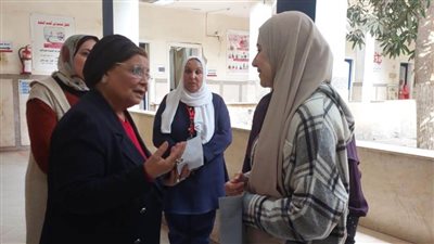   نائبة وزير الصحة في مركز الرعاية الصحية الأولية بالعمرانية