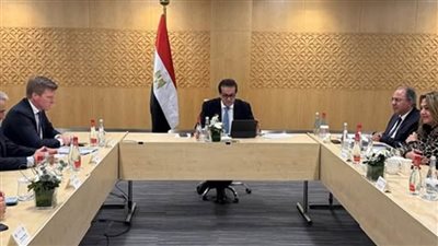  وزير الصحة يبحث التعاون مع ممثلي شركة دولية للتوسع في مراكز العلاج الإشعاعي 