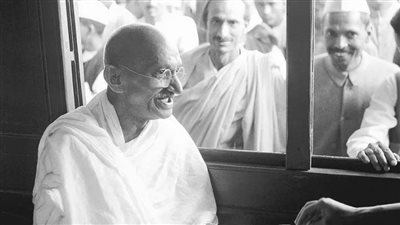 عاجل| 77 عامًا على رحيل رائد الساتياجراها