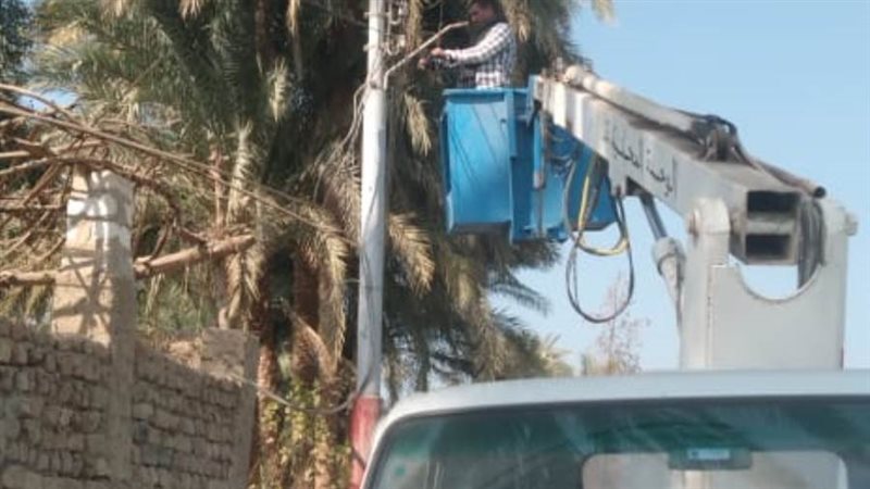 جانب من تركيب الكشافات