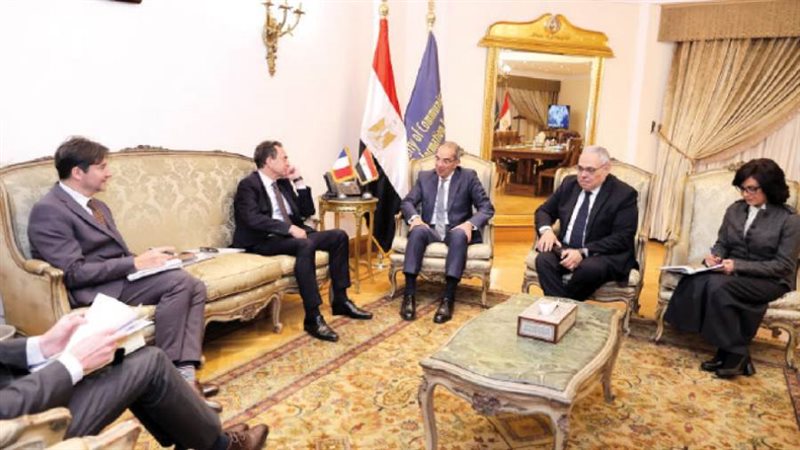 وزير الاتصالات يلتقى