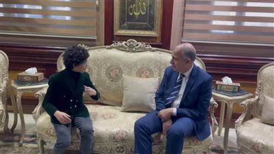 محافظ المنيا يستقبل في مكتبه الطفل أدهم الجمال تشجيعًا لموهبته الفنية المواعدة