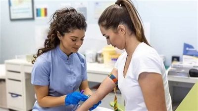 عاجل.. تحليل دم بسيط يكشف عن سرطان القولون بدقة 90%