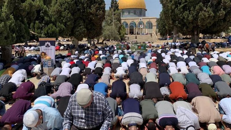 صلاة الجمعة في المسجد