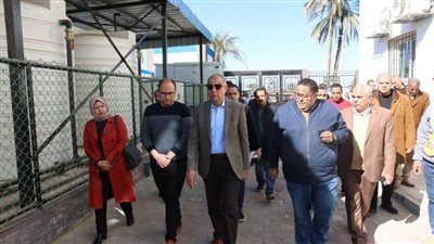 محافظ المنيا يتفقد عددًا من وحدات طب الأسرة بقرى ديرمواس