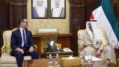 رئيس وزراء الكويت ووزير الاستثمار يبحثان سبل تعزيز التعاون التجاري والصناعي