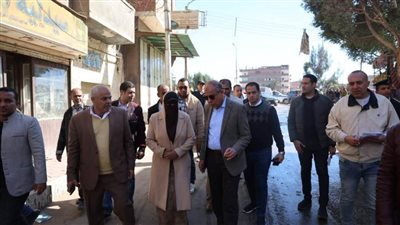 محافظ المنيا يتفقد مواقع أعمال رصف وتمهيد طرق بديرمواس ويشدد بجودة المعايير