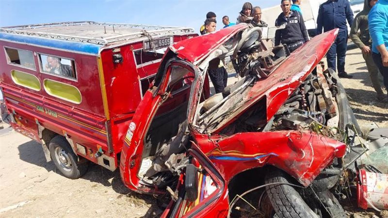 إنقلاب سيارة أجرة