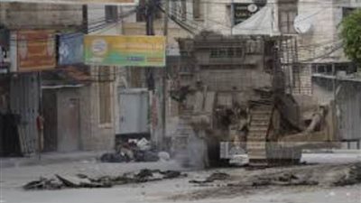 آليات الاحتلال الإسرائيلي تواصل تدمير البنية التحتية في مدينة طولكرم