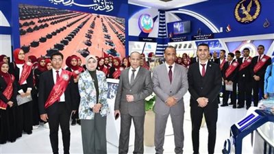 الفوج الثالث من طلاب جامعة قناة السويس يزورون جناح وزارة الداخلية بمعرض الكتاب