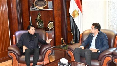 وزير الشباب والرياضة يبحث استعدادات مؤتمر 