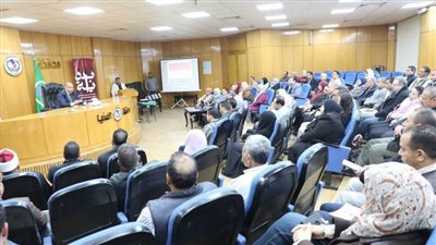 حققت إنجاز 100٪ في منظومة الشكاوى.. محافظ المنيا يكرم موظفي إدارة خدمة المواطنين تقديرًا لجهودهم