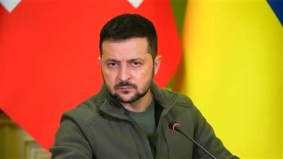 زيلينسكي يوقع قانونا بتمديد الأحكام العرفية والتعبئة العامة في أوكرانيا حتى 9 مايو القادم