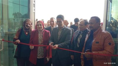 رئيس جامعة بنها: الاستفادة من أعمال الطلاب في تعزيز الهوية البصرية للجامعة