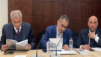 ضياء رشوان يوقع كتابه 