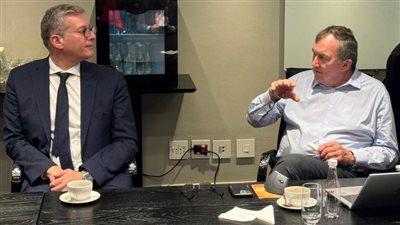 المهندس كريم بدوى يبحث  مع الرئيس التنفيذي لشركة باريك جولد سبل تعزيز التعاون المشترك