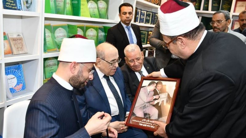 وزير الاوقاف مع الأمين