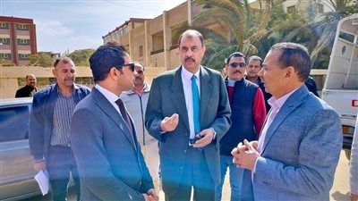 محافظ سوهاج يتابع مستوى الخدمات بقرية بنجا خلال جولته الميدانية بمركز طهطا