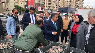 محافظ الدقهلية يتفقد سوق اليوم الواحد بالمنصورة