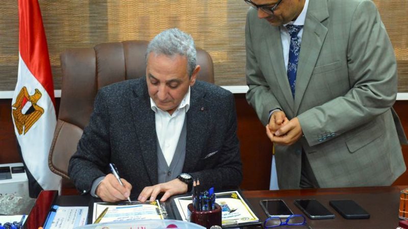 محافظ الغربية خلال