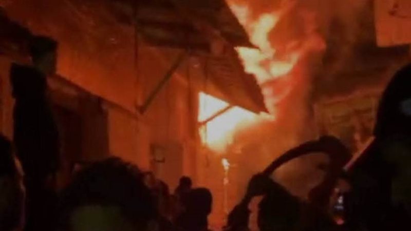 جانب من الحريق