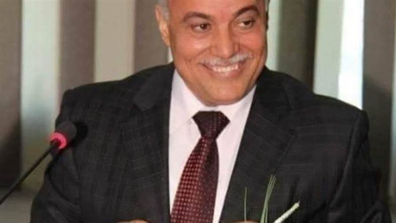 الأستاذ الدكتور حاتم