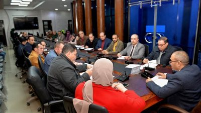 سكرتير عام محافظة الدقهلية يعقد اجتماعًا مع مسؤولي المنطقة الصناعية بجمصة 