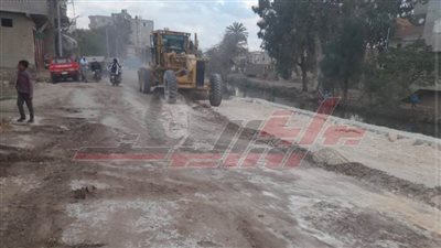 تجهيز طريق قرية خليج قبلي تمهيداً لرصفه ضمن مشروعات 