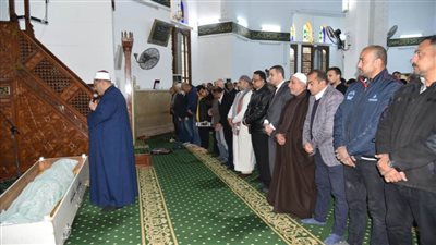 نائب محافظ بورسعيد يؤدي صلاة الجنازة على البطل أحمد هلال أحد أبطال المقاومة الشعبية