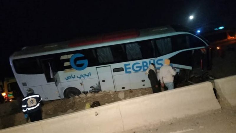 انقلاب أتوبيس بالطريق