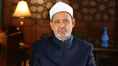 الإمام الأكبر يفي بوعده ويرسل الحاجة زينب الشربيني ونجلها لأداء مناسك العمرة